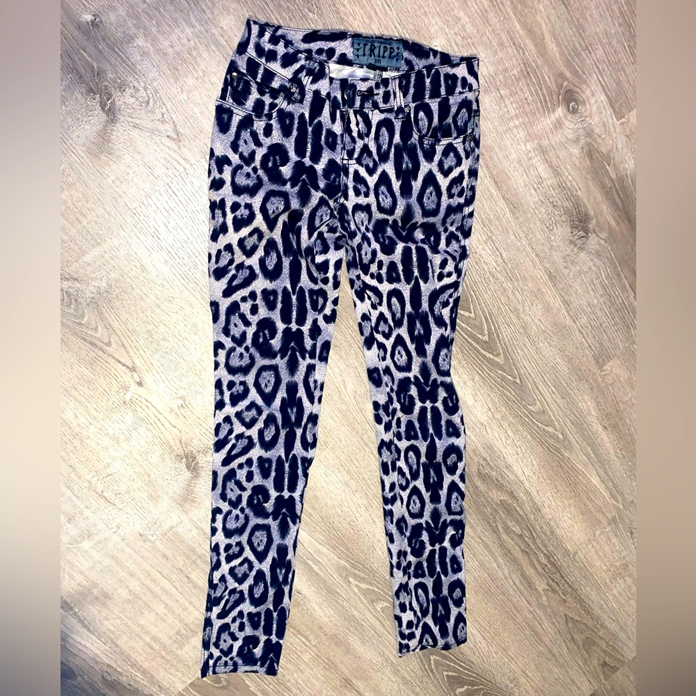 Tripp NYC leopard print grey pants vintage  tiny skulls size 1 EUC